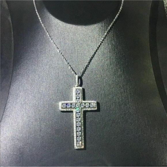 New Luxury 925 Silver Beautiful Cross Diamond Necklace - Picture 2 of 9